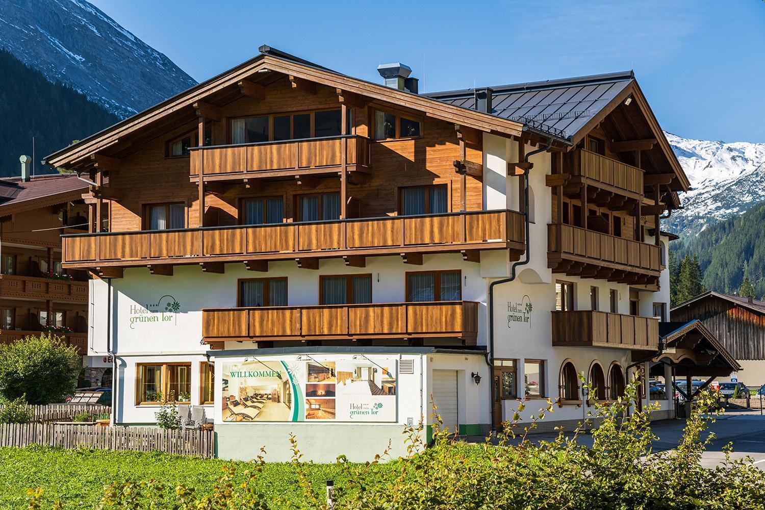 Hotel Zum Gruenen Tor 턱스 외부 사진