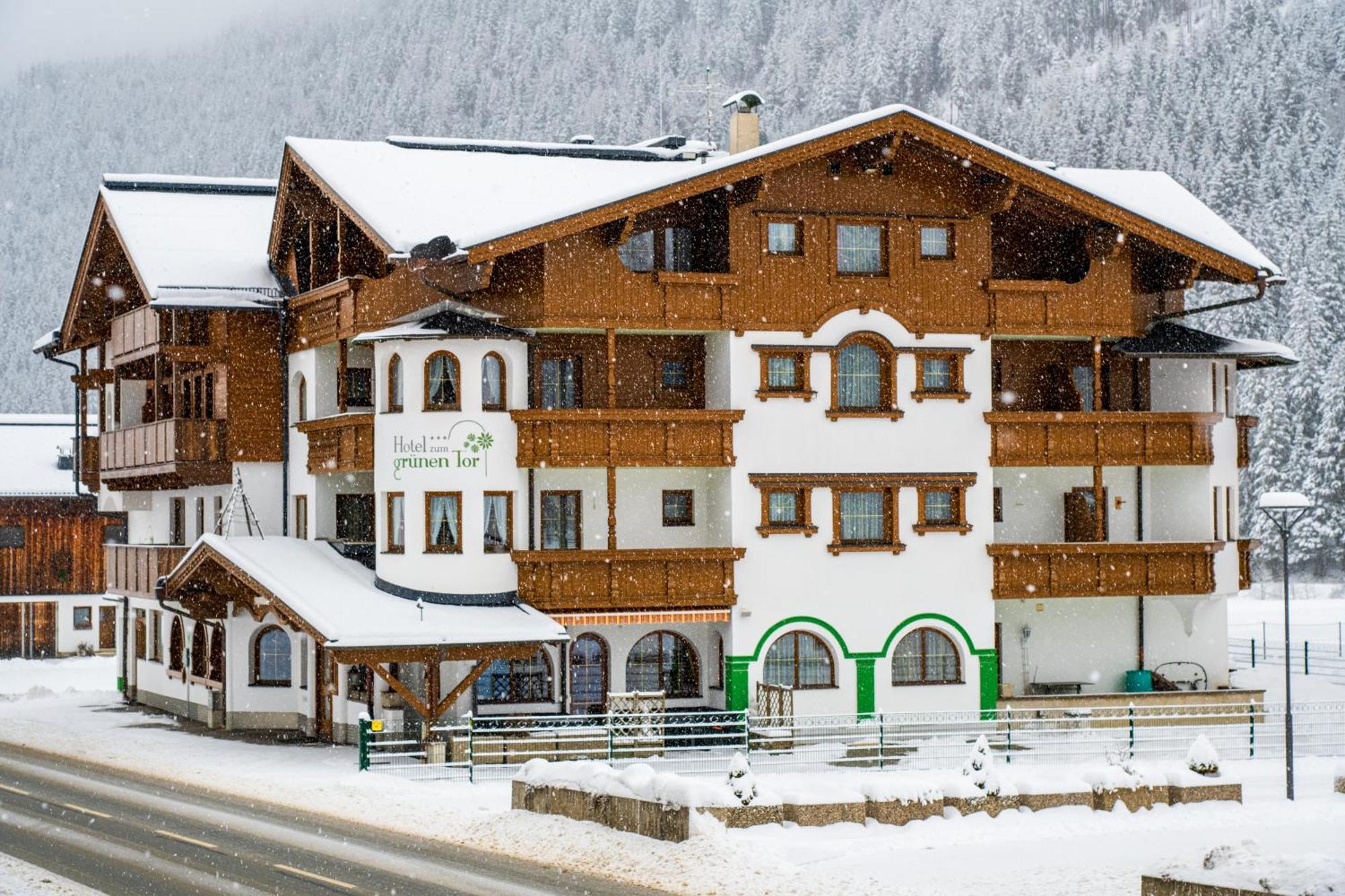 Hotel Zum Gruenen Tor 턱스 외부 사진
