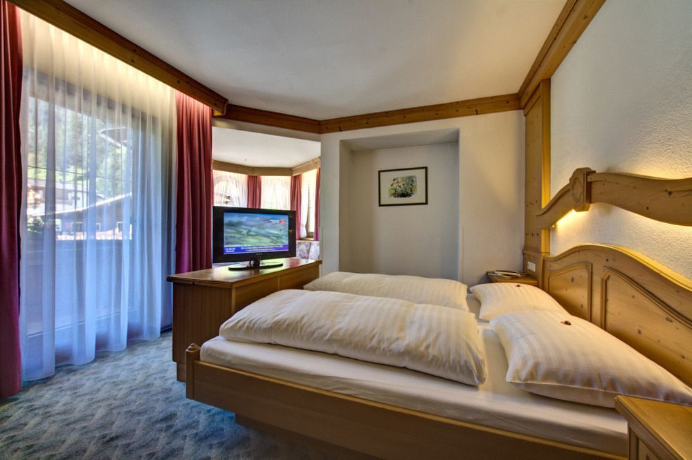 Hotel Zum Gruenen Tor 턱스 외부 사진
